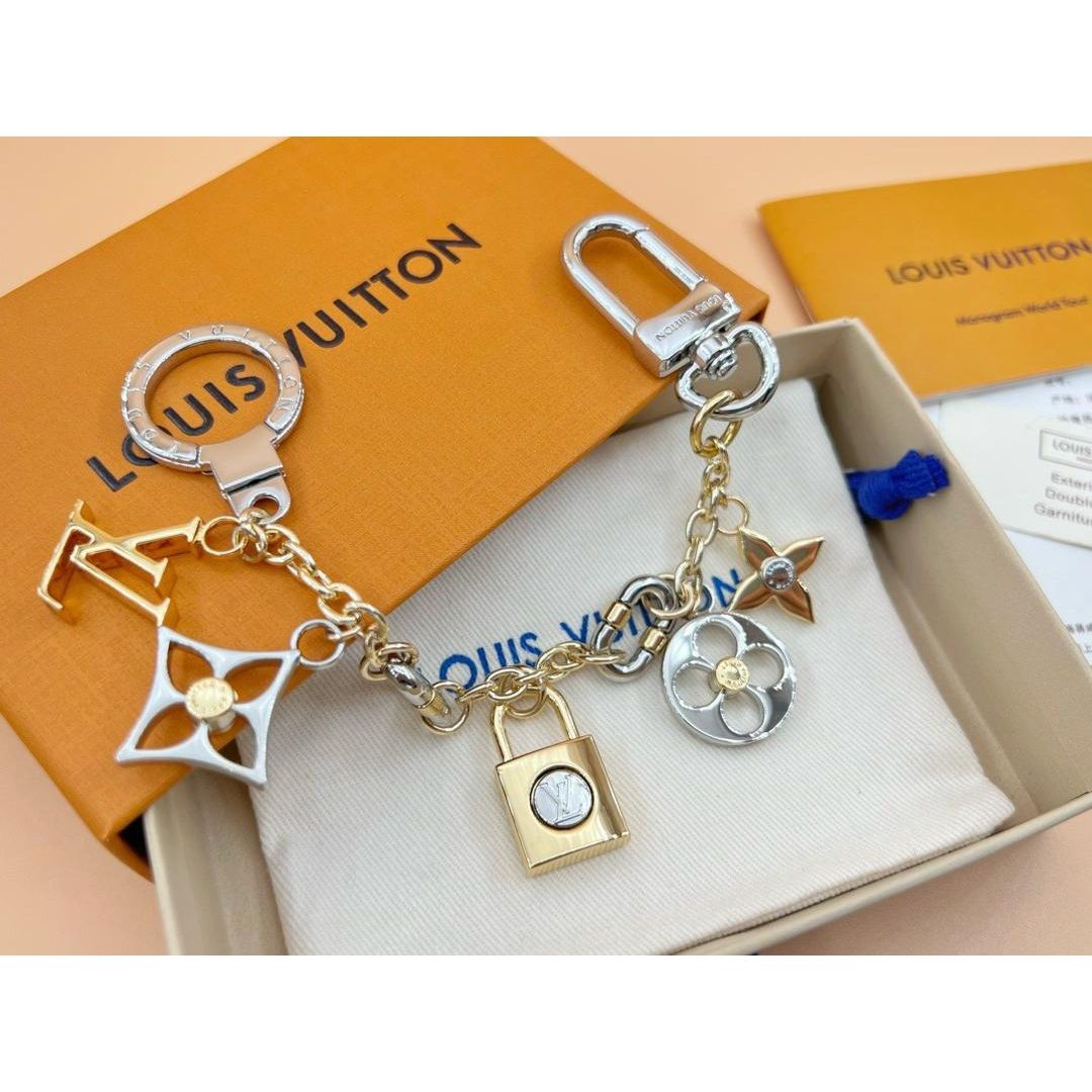 SPRING STREET CHAIN BAG CHARM